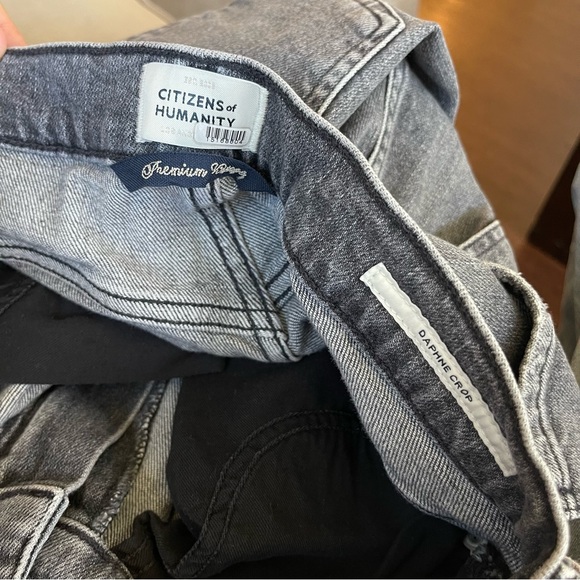 Citizens Of Humanity Premium Vintage Daphne Crop Frayed Hem Jeans - Picture 8 of 8